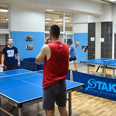 Rekreativni igrači stonog tenisa